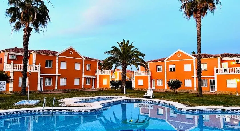 Oliva Nova flat in front of MET - Image 1