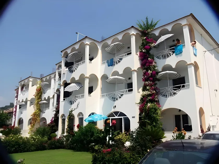 Haris Hotel Apartments and Suites - Image 1