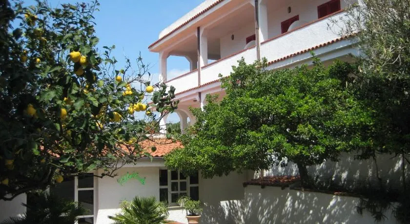 Albergo Villa Verde - Image 1