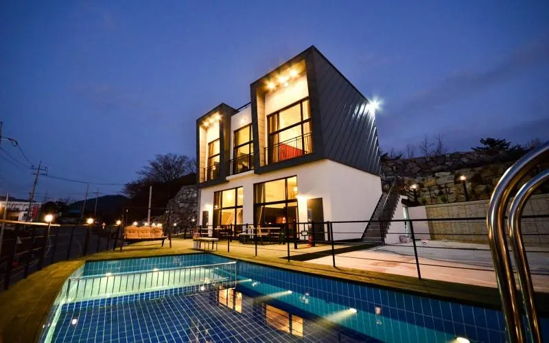 Yeosu Hot Water Swimming Pool Pension - Image 1