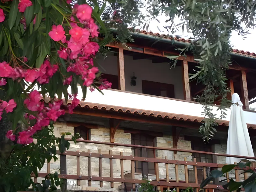 Guesthouse Apanemia - Image 1