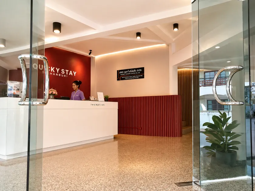 Quicky Stay Hotel Suphanburi - Image 1
