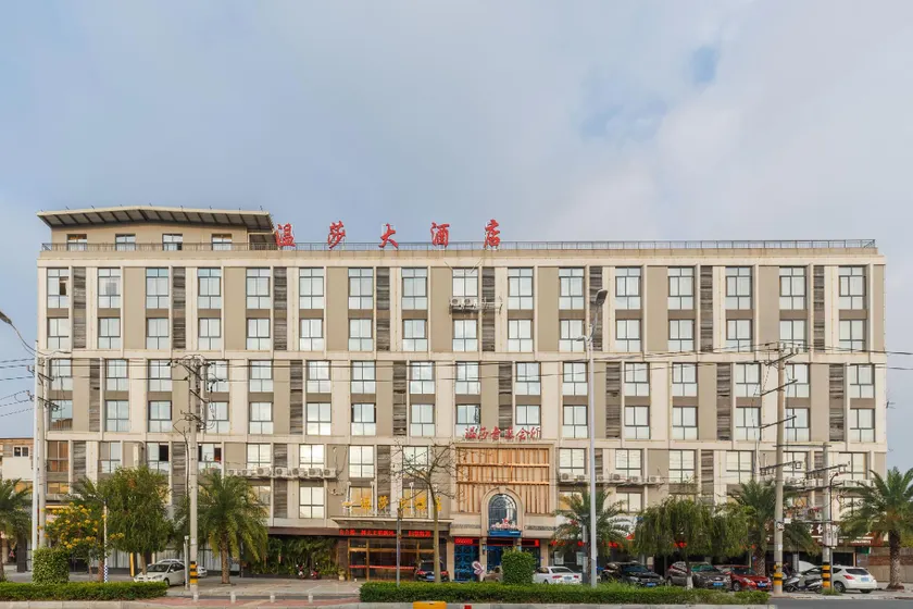 Windsor Hotel - Image 1