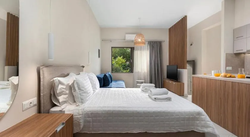 Ble Residence, Stylish Apartment in Central Panormos - Image 1