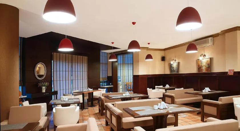 Kalasi Hotel - Image 1