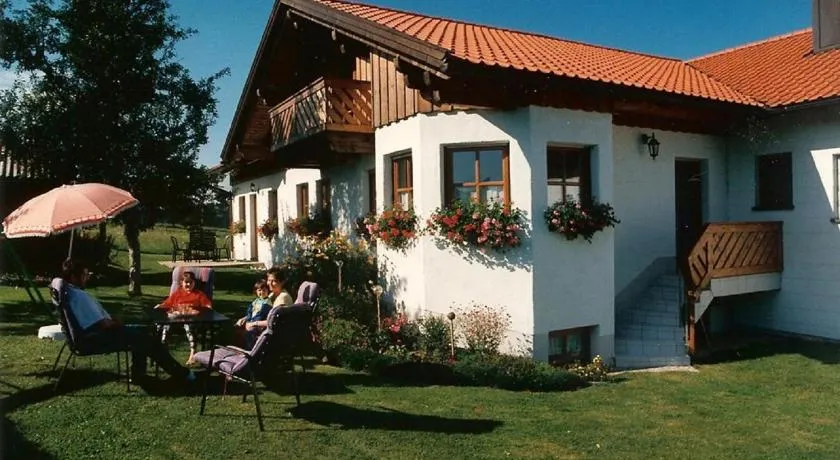 Magnifico appartamento adatto alle famiglie con giardino, terrazza e barbecue - Image 1