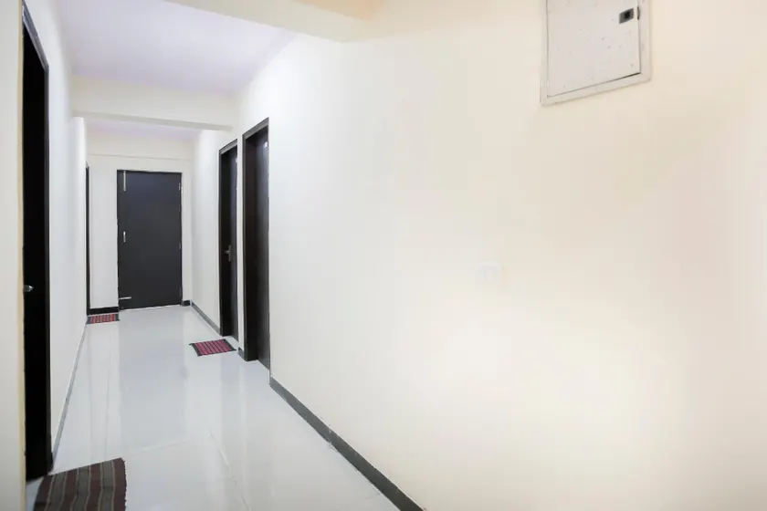 Super Hotel O by OYO GRANDEUR HOTEL - Image 1