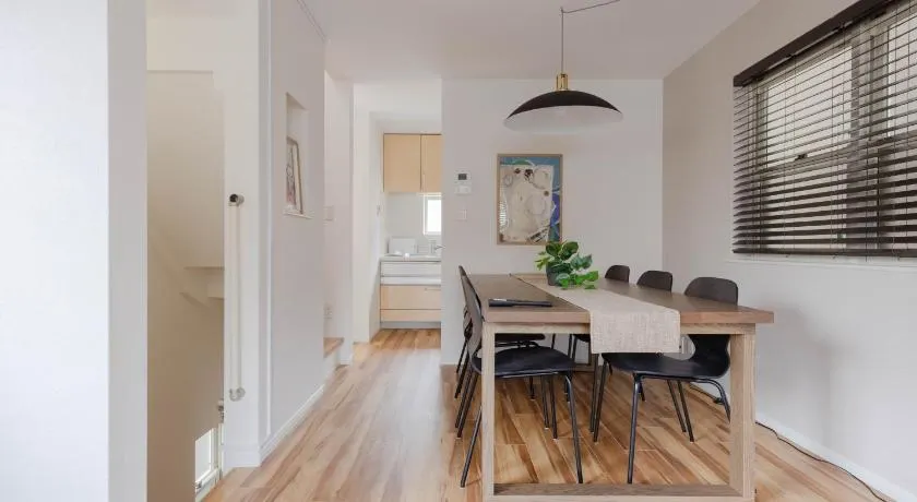 Entire Sangenjaya Home, 2 stops to Shibuya, Good access to Shinjuku, Direct Access to Harajuku, 8 minutes by bus T61 to Kitazawa 下北沢, Lani's Place at Sangenjaya - Image 1