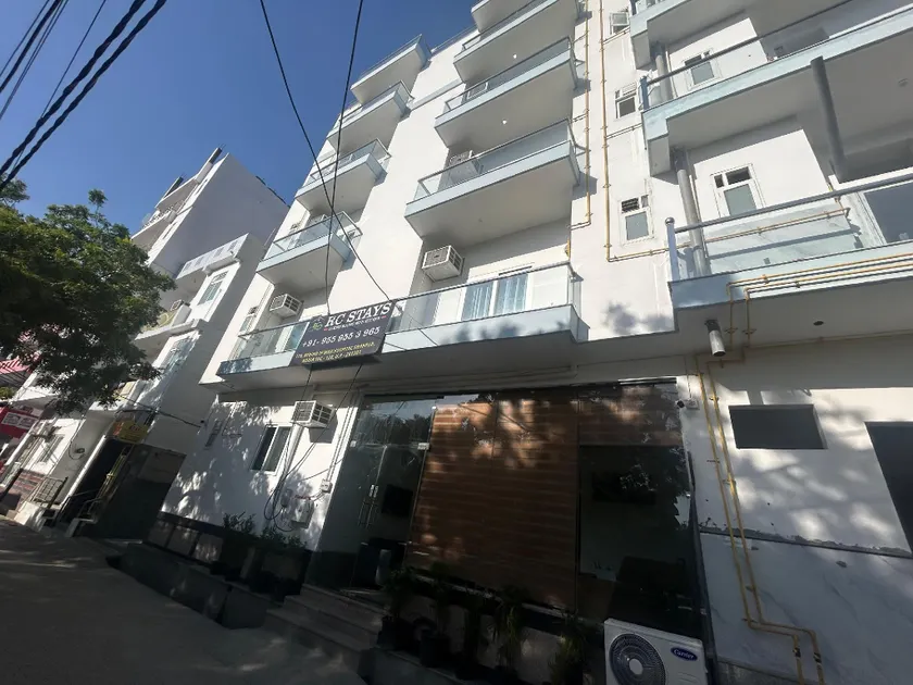 RC Stays - Image 1