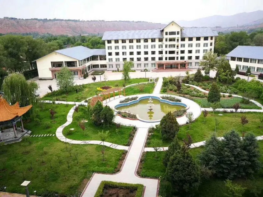 Linxia Shenquan Hotel - Image 1