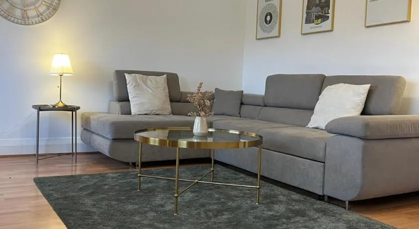 The Cotton Mill Hideaway - One Bedroom Apartment - Free Parking near Etihad Stadium & CoOp Live - Image 1