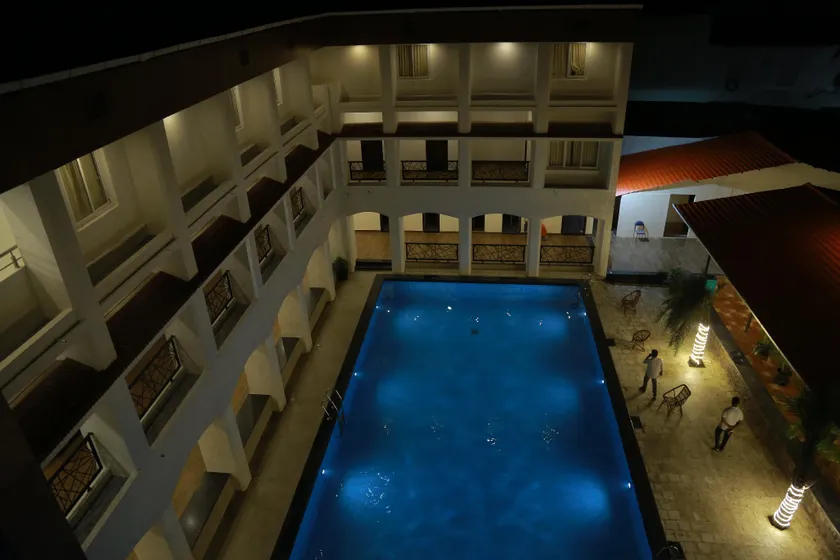 THE RIVIERA - Image 1