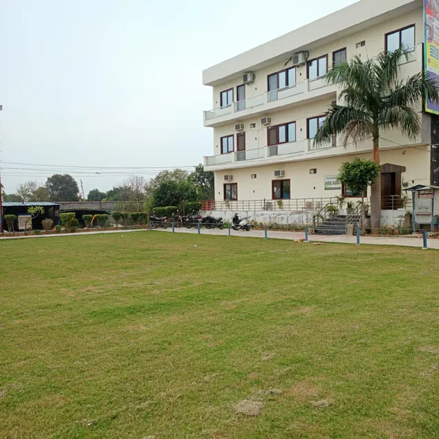 HOTEL VIJAYA - Image 1