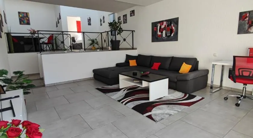 Moderne Doppelhaushälfte mit Süd-West-Terrasse - Image 1