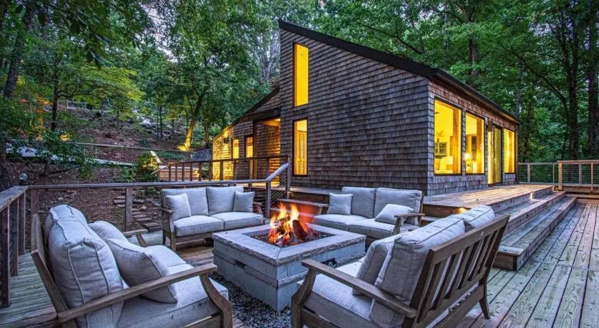 Dream Retreat with Hot Tub, FirePit, Grill and only 15 min to Downtown Chattanooga - Image 1