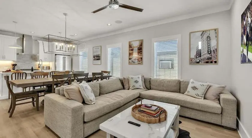 Double Treble - 2 Townhomes - Private Rooftops - Image 1