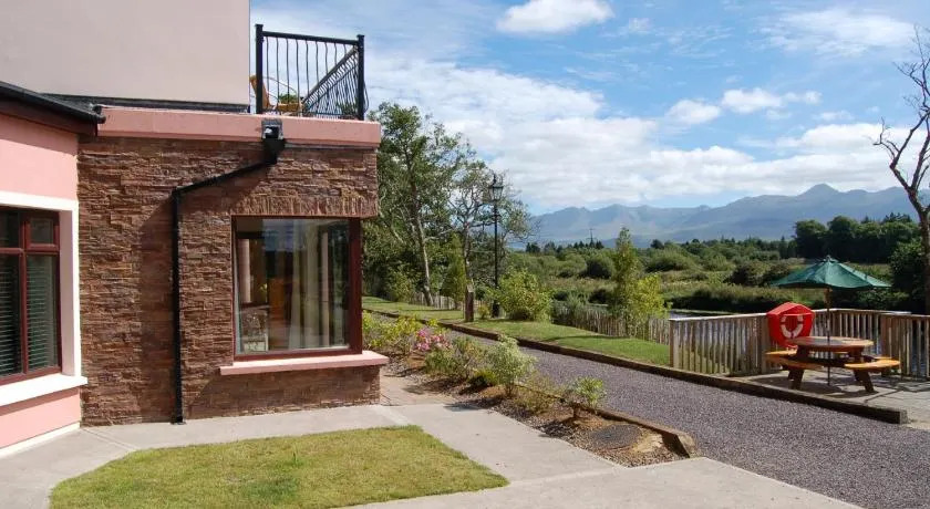 Grove Lodge Holiday Homes 2 Bed by Trident Holiday Homes - Image 1