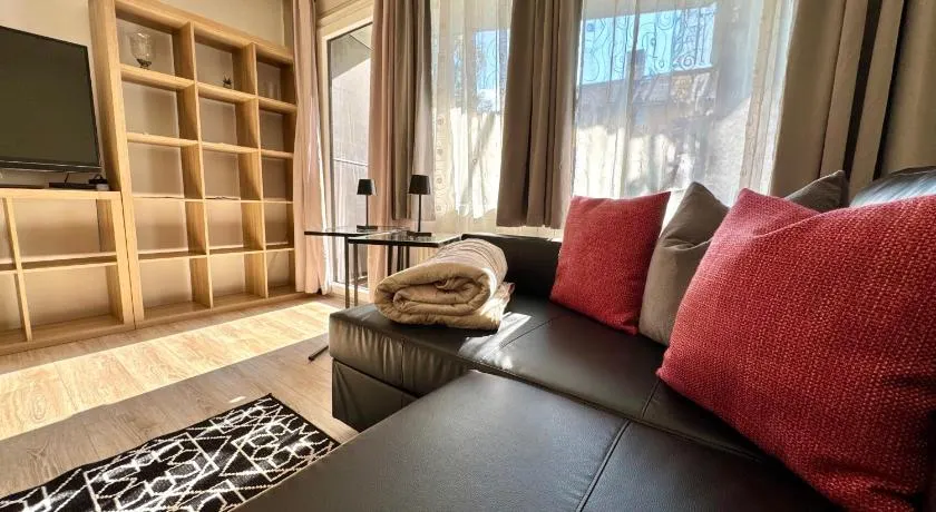 Lindenhof Apartment 13 - Image 1