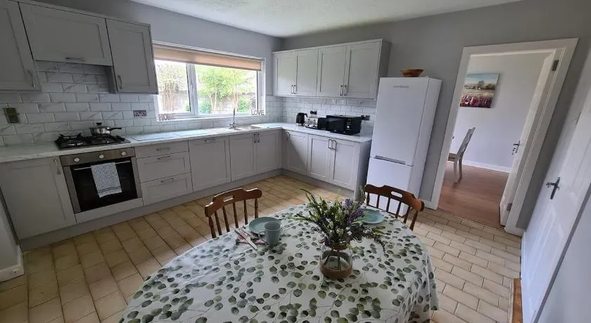 Home Away from Home in Waterford 4 bed rooms - Image 1