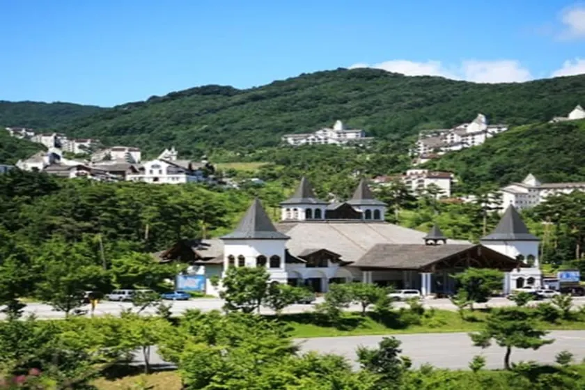 Muju Deogyusan Resort - Image 1