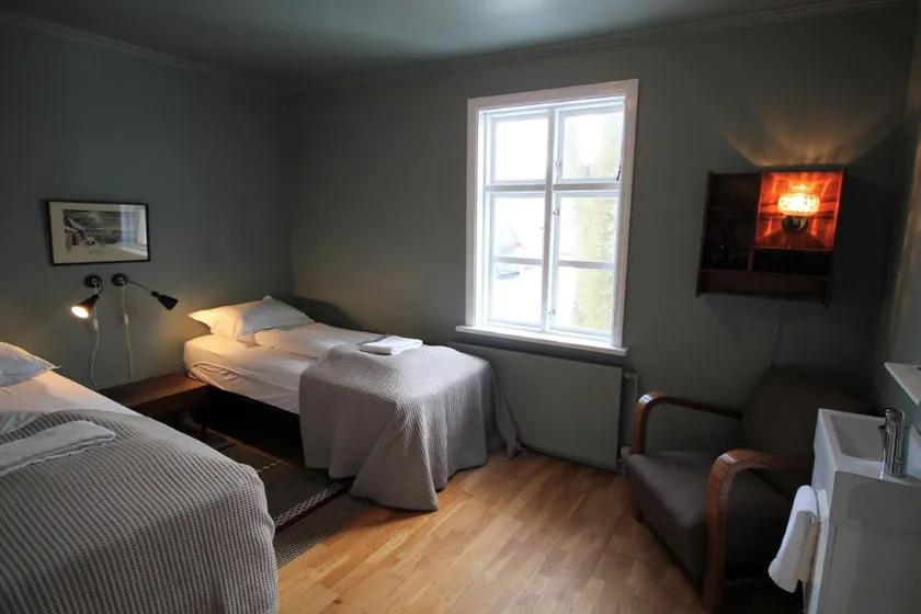 Grettir Guesthouse Downtown Charm - Image 1