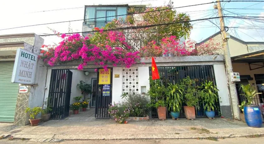Nhật Minh Hotel - Image 1