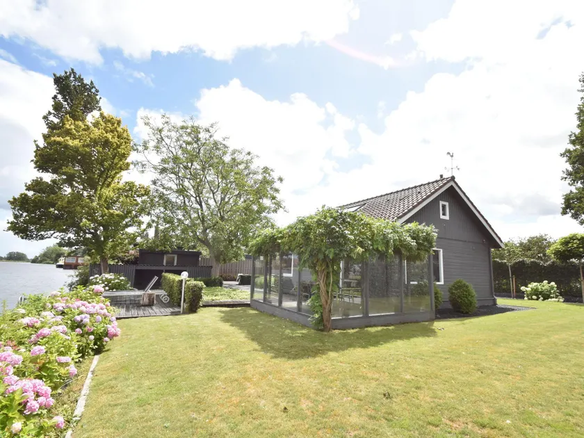 Riverside holiday home near Amsterdam - Image 1