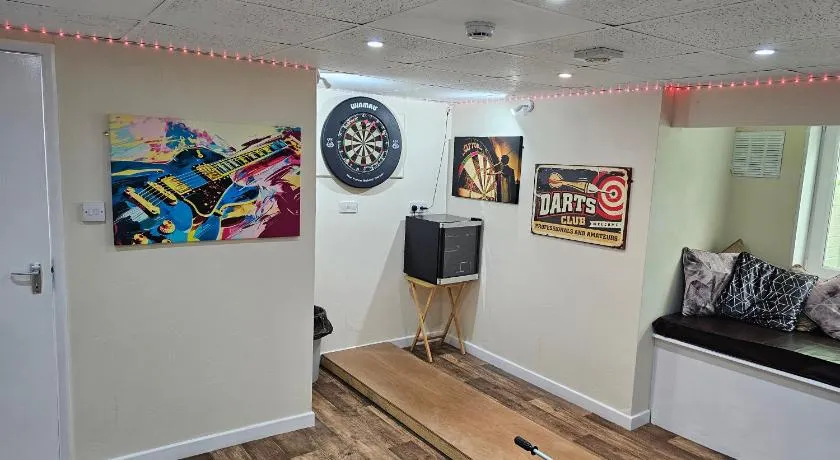 Brightwater Modern Ground Floor, 2 bedroom Apartment, with games, chill out room - Image 1