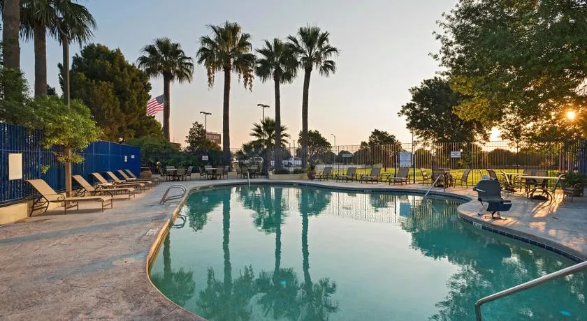 Stevens Inn - Image 1