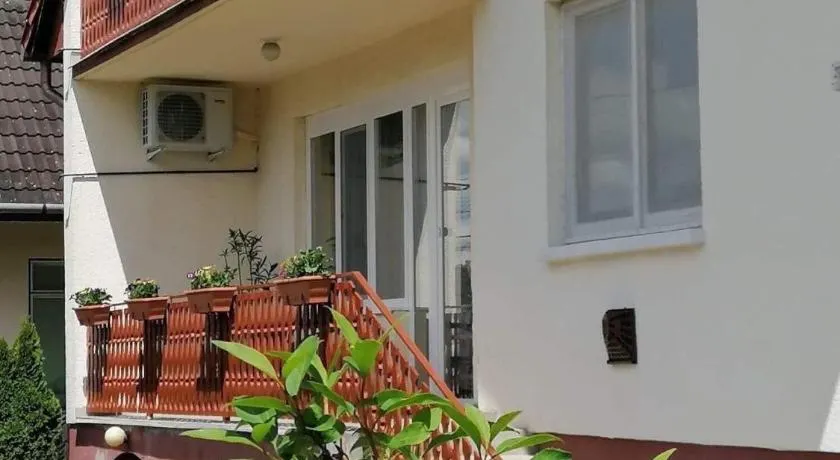 Liget Fruit Garden Family Apartman - Image 1