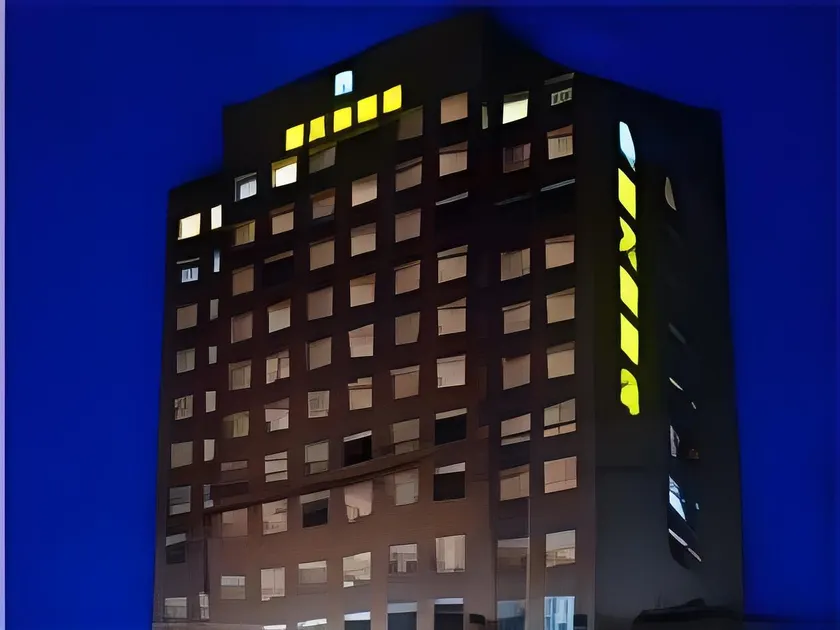 New Land Hotel - Image 1
