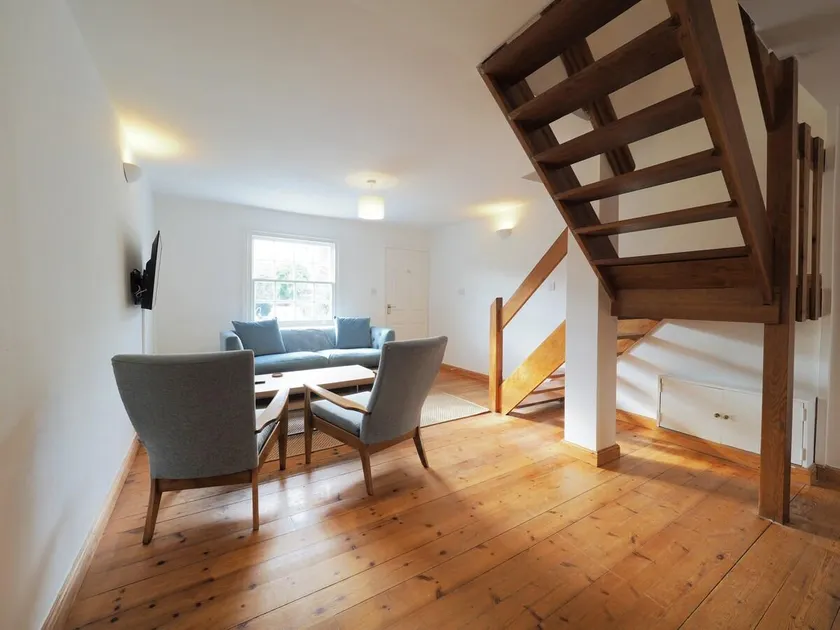 New Street -  2 bedroom home in Canterbury - Image 1