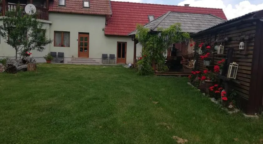 Imádó Vendégház - Image 1
