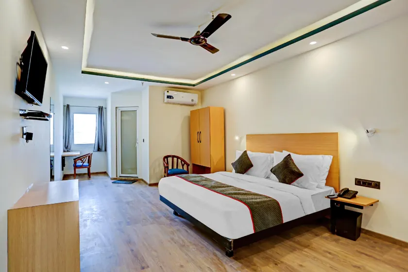 Super Townhouse The Madhav Sector 58 Noida Near ISKCON Temple Noida - Image 1