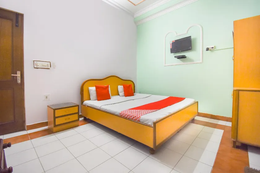 Hotel O 11 Inn - Image 1