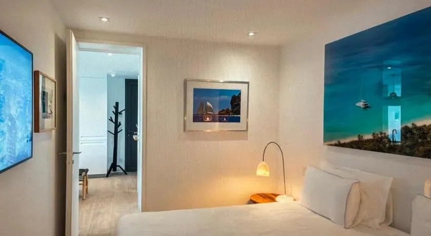 Exclusive Island Retreat - Image 1