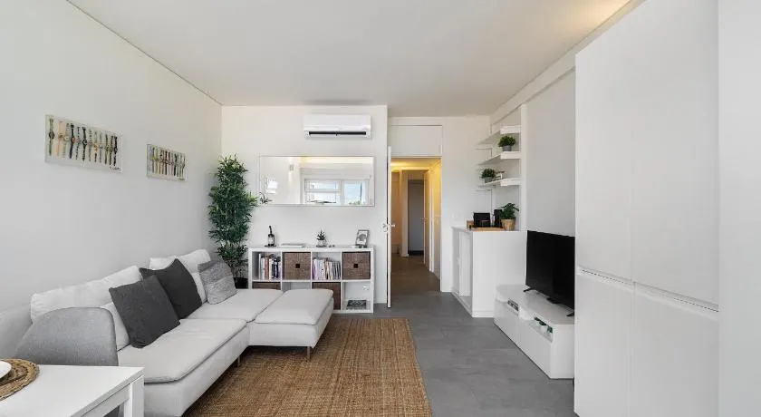 WHome Study & Surf Carcavelos 1-BED by Beach & Nova SBE - Image 1