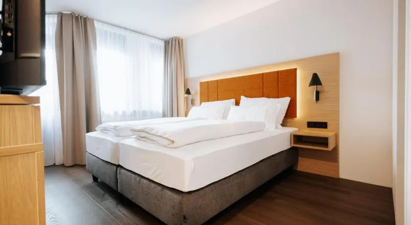 Hotel zwölf87 - Image 1