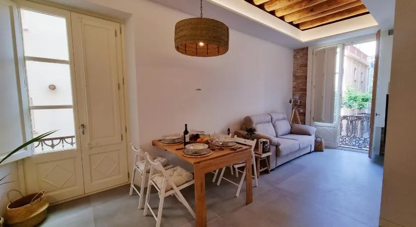 Antiquari de Blanes Apartamento Boutique en la Costa Brava - Image 1