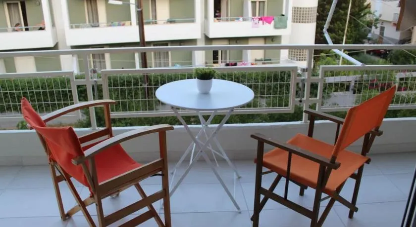Zoe Apartments - Image 1