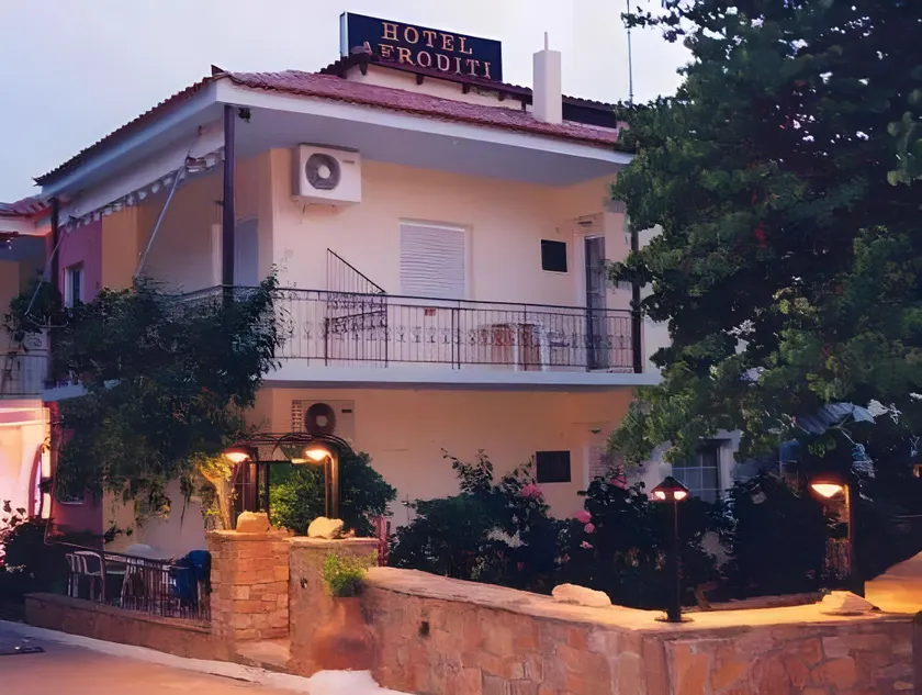 Afrodite Hotel Apartments - Image 1