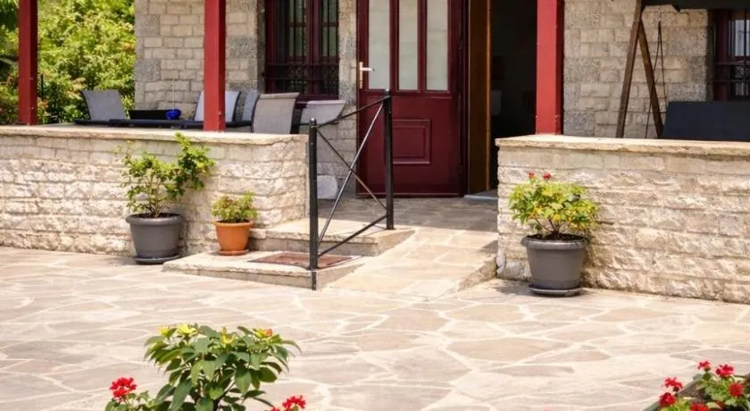 Λαμπρινής Guest House-Zagori - Image 1