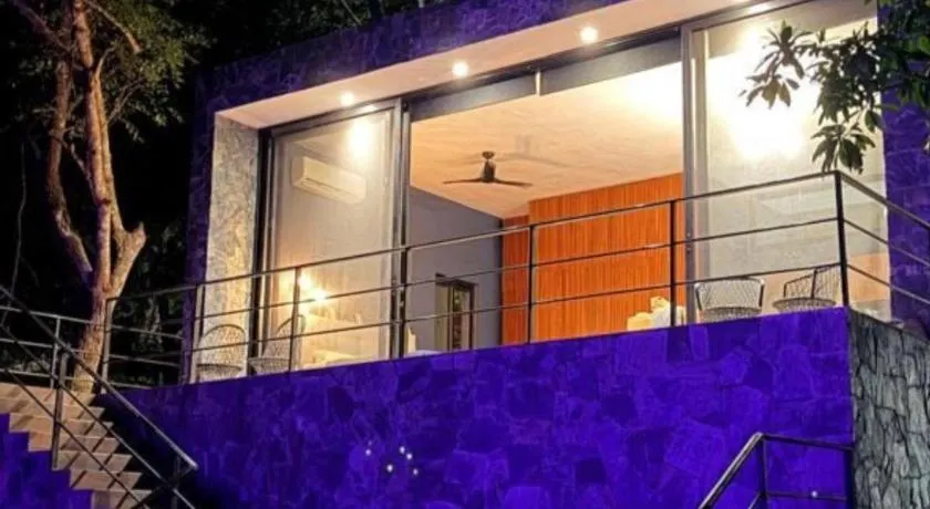 Deluxe loft with direct access to the lagoon - Image 1