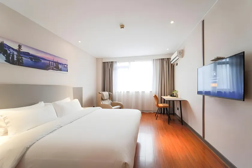 Home Inn Ningbo Tianyi Square Center - Image 1
