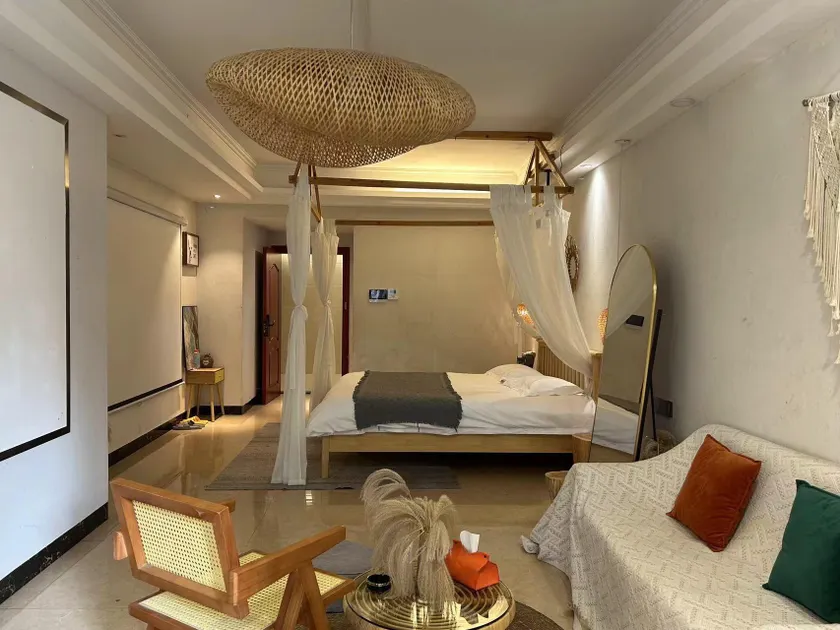 Yuehui International Apartment - Image 1