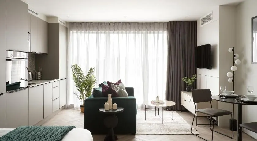 London City East by Viridian Apartments - Image 1