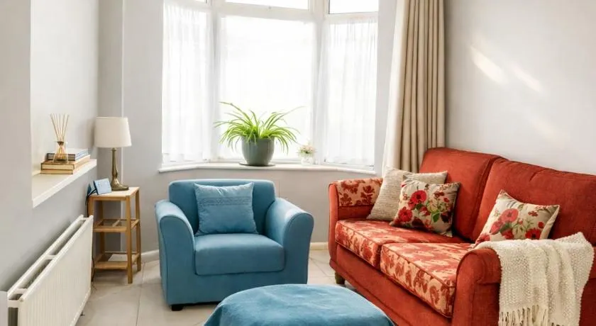 Luxurious & Cozy Townhouse in Quiet East Belfast - Image 1