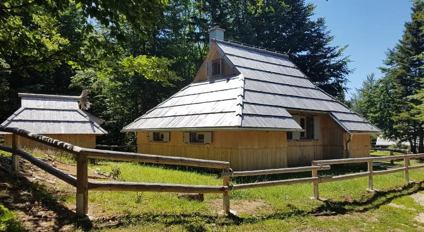 Koča Predilnica Velika Planina - Image 1