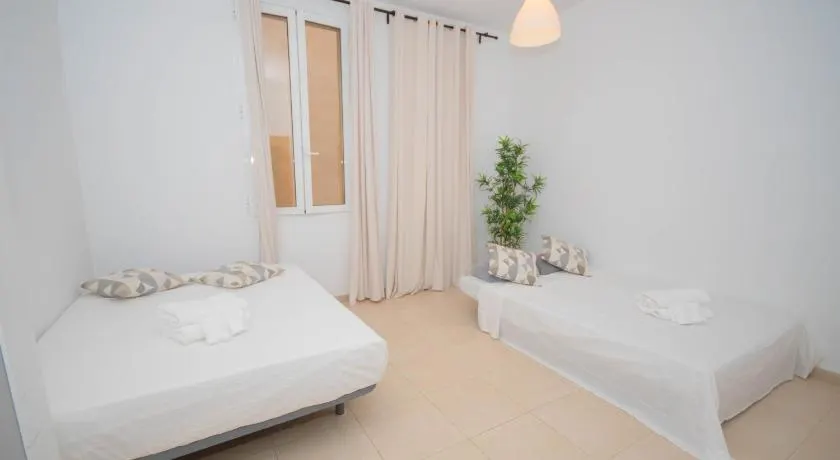 For You Rentals Hermoso apartamento TEMPORAL Plaza Zerolo - Chueca - Madrid DIN131F - Image 1