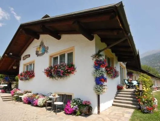 La Roche Hotel Appartments - Image 1